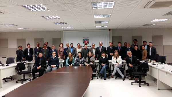 Internacionalização e Inovação no Encontro Paraná-Costa Rica na SETI
